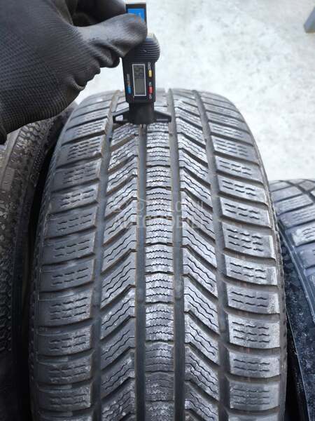 Continental 225/40 R18 Zimska