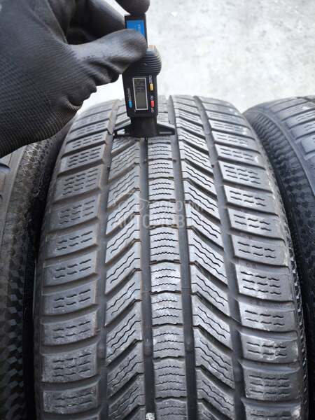 Continental 225/40 R18 Zimska