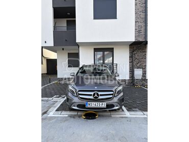 Mercedes Benz GLA 220 