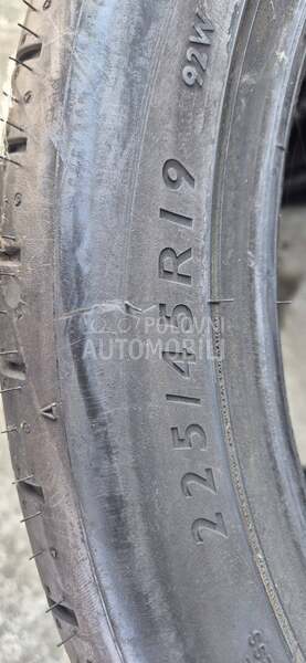 Dunlop 225/45 R19 Letnja