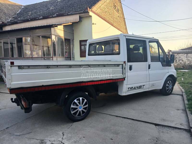 Ford Transit putar top stanje