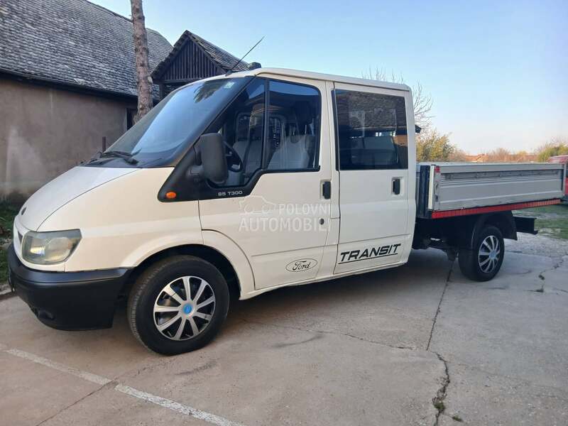 Ford Transit putar top stanje