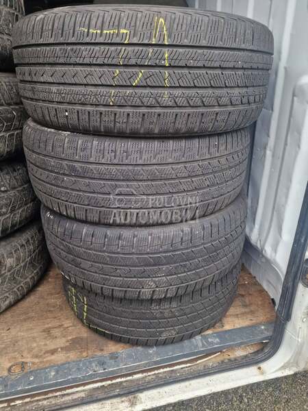 Vredestein 235/45 R20 Sve sezone