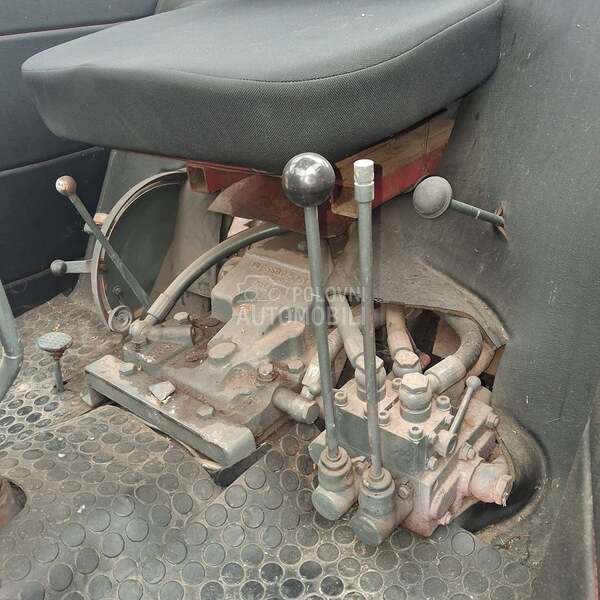 IMT 577 DV spoljna hidraulika