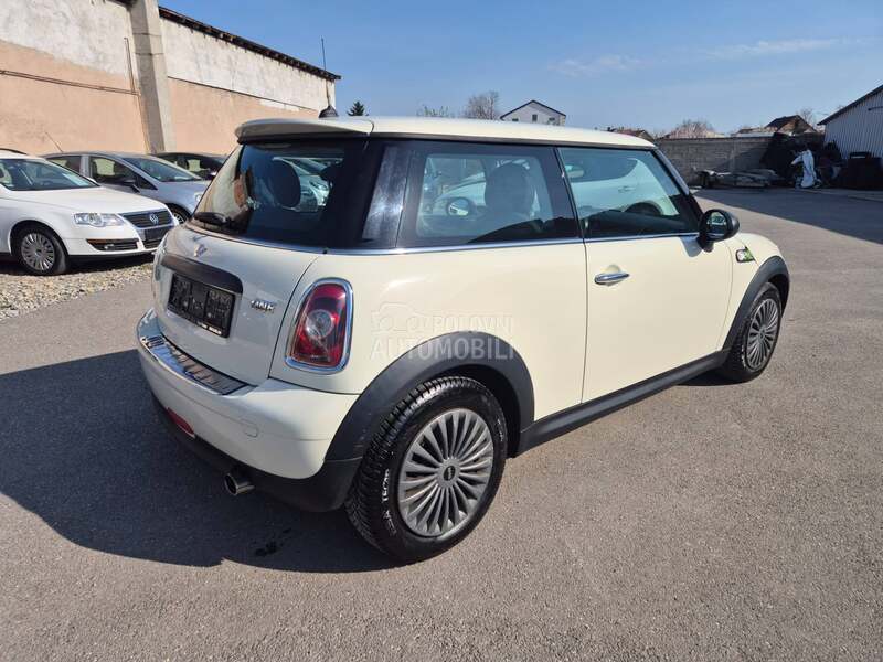 MINI One 