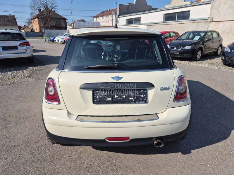 MINI One 