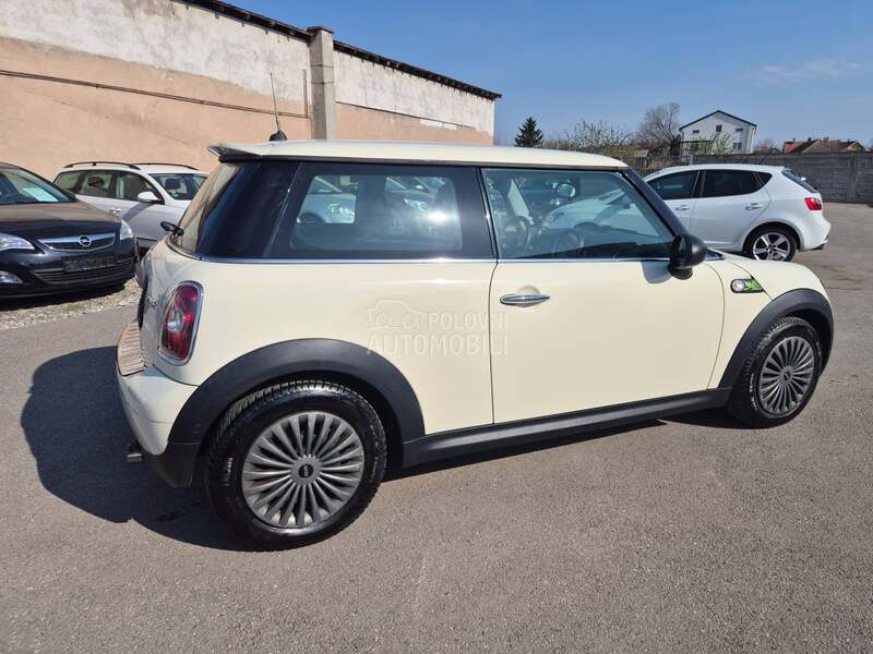 MINI One 