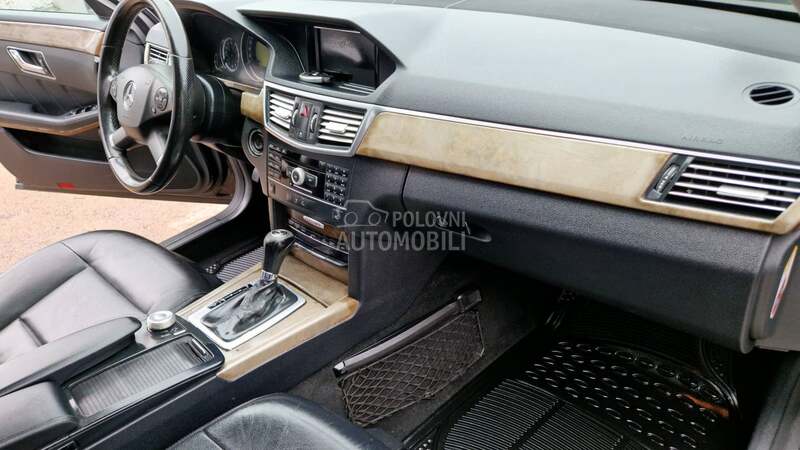 Mercedes Benz E 200 Elegance 220
