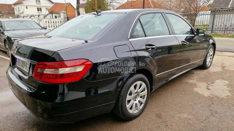 Mercedes Benz E 200 Elegance 220