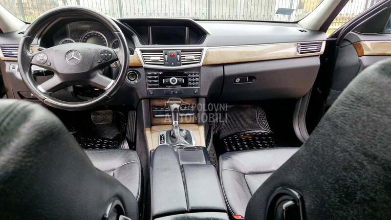 Mercedes Benz E 200 Elegance 220