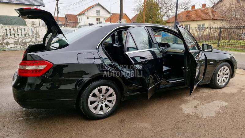 Mercedes Benz E 200 Elegance 220