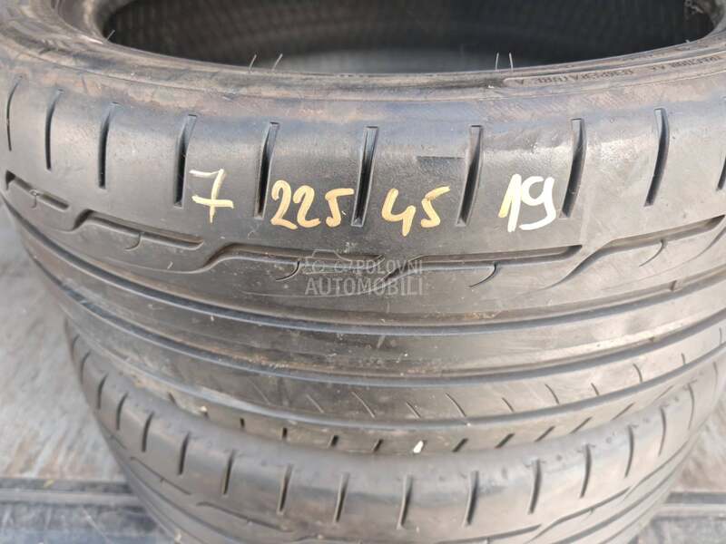 Dunlop 225/45 R19 Letnja