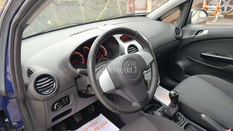 Opel Corsa D 1.2b SELECTION