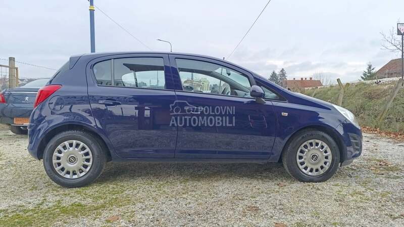 Opel Corsa D 1.2b SELECTION