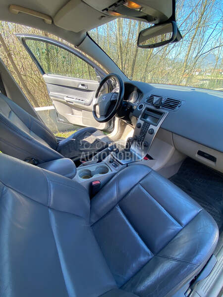 Volvo V50 