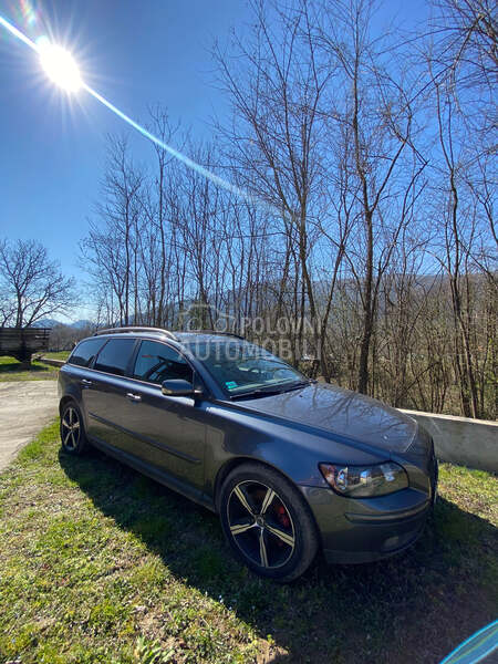 Volvo V50 