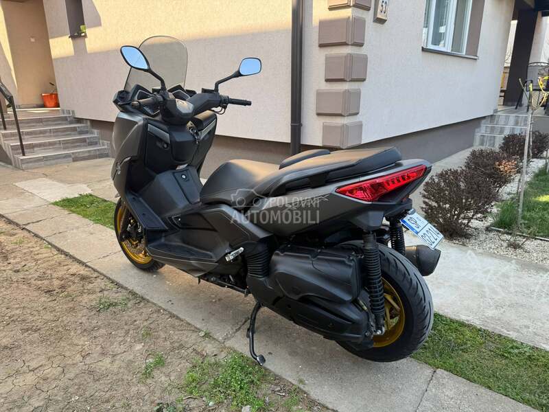 Yamaha X Max 400