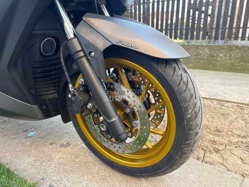 Yamaha X Max 400