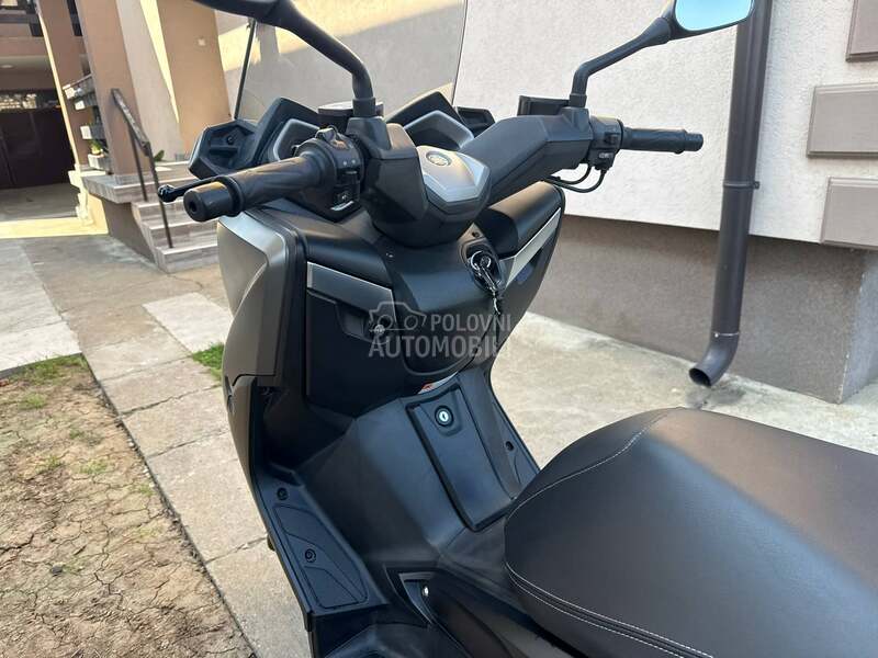 Yamaha X Max 400
