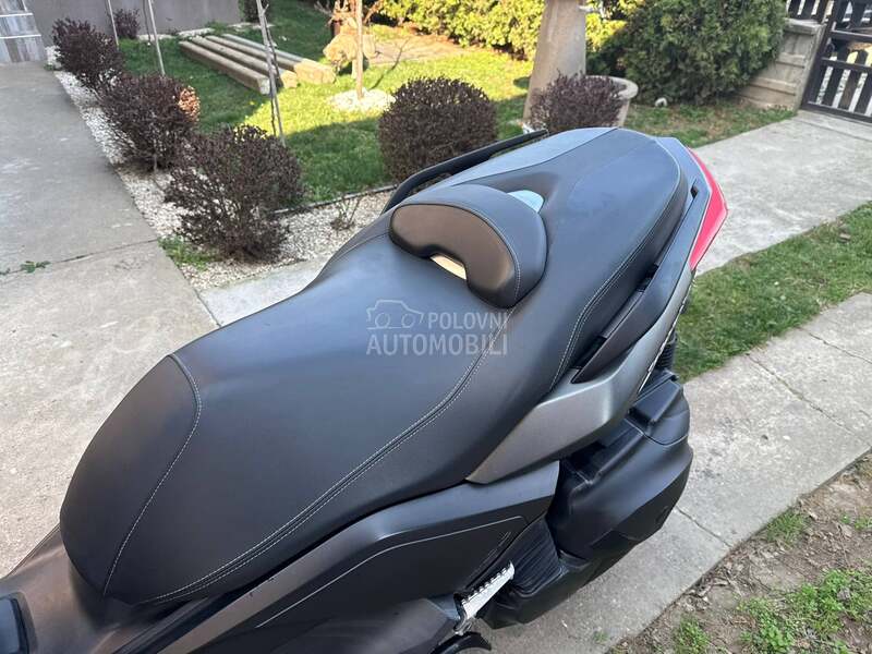 Yamaha X Max 400