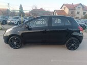 Toyota Yaris 1.3i  u.v.o.z  C H