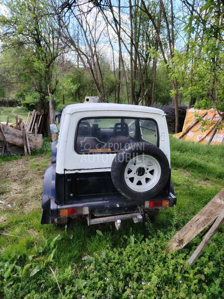 Suzuki SJ Samurai 