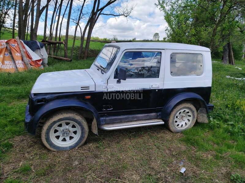 Suzuki SJ Samurai 