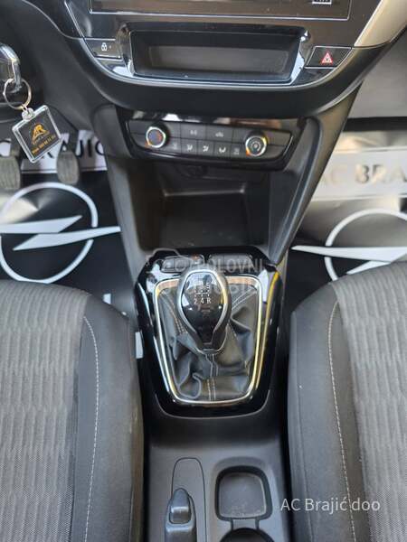 Opel Corsa E F 1.2 75 HP MT5