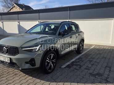 Volvo XC40 B4 Plus Dark