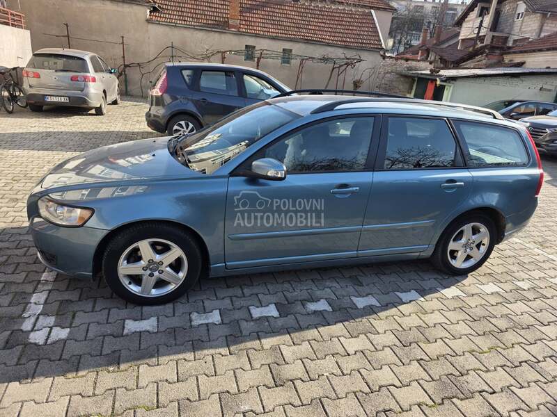 Volvo V50 