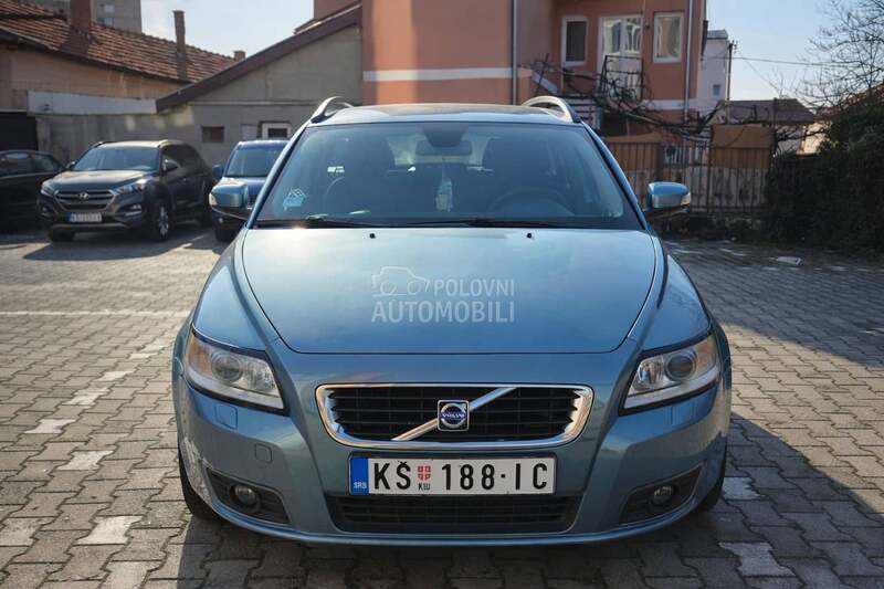 Volvo V50 
