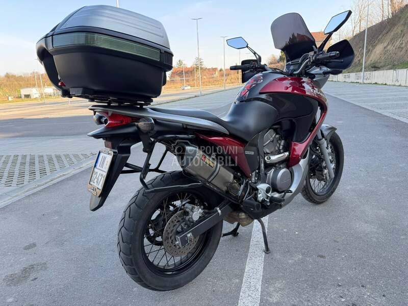 Honda Transalp 700