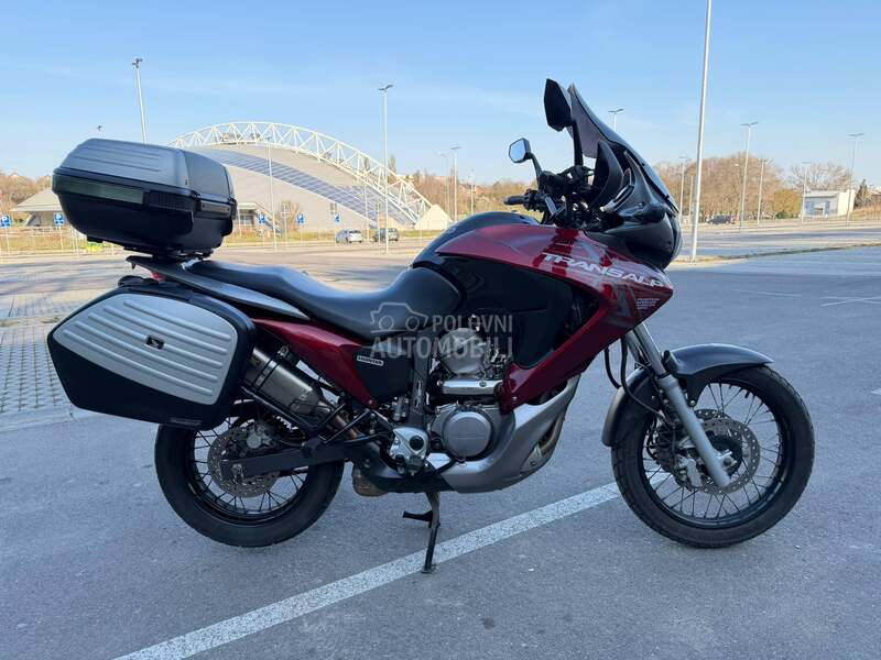 Honda Transalp 700