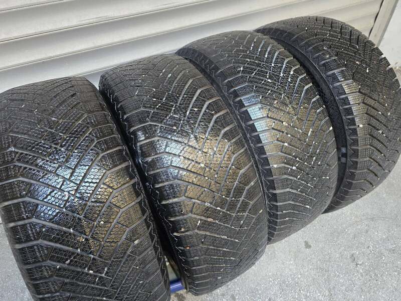 Continental 235/55 R18 Zimska