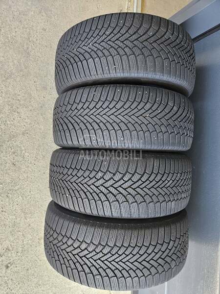 Bridgestone 225/55 R17 Zimska
