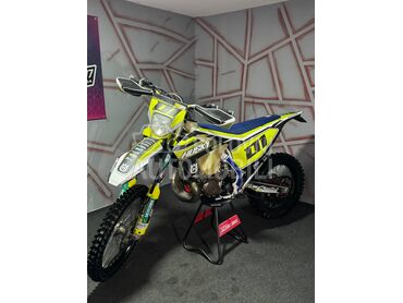 Husqvarna TE 300i TPI hard enduro