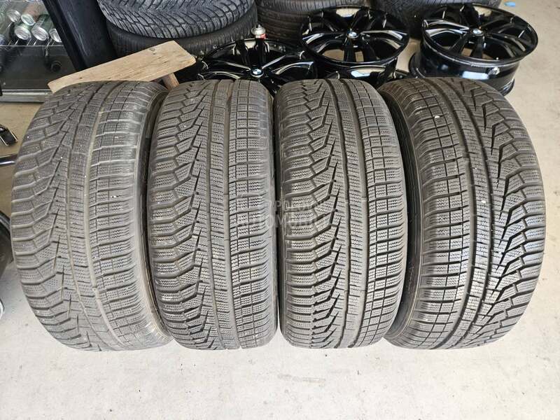 Hankook 225/50 R17 Zimska