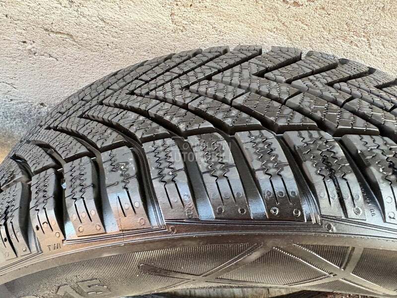 Vredestein 195/50 R15 Zimska