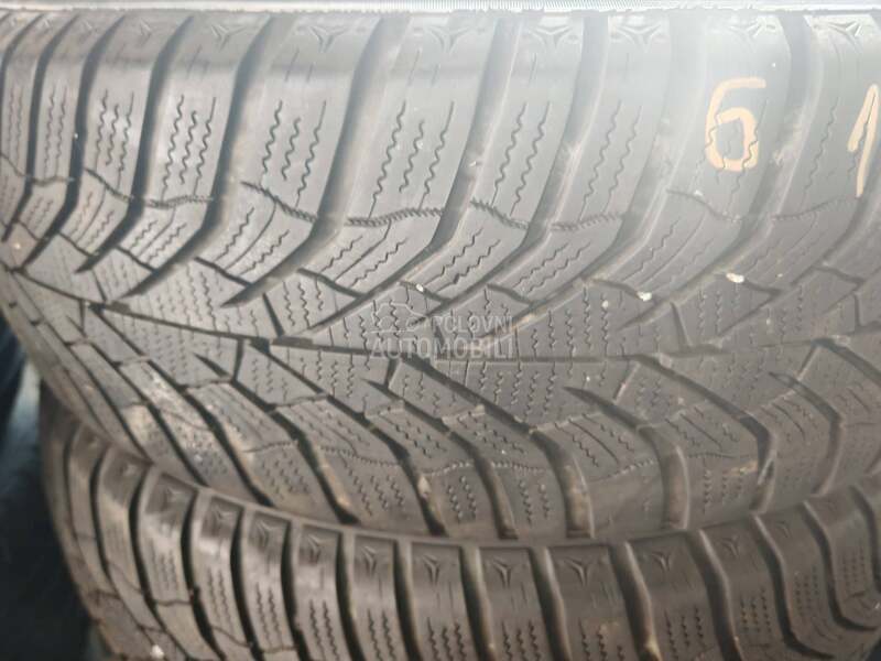 Kumho 185/60 R15 Zimska