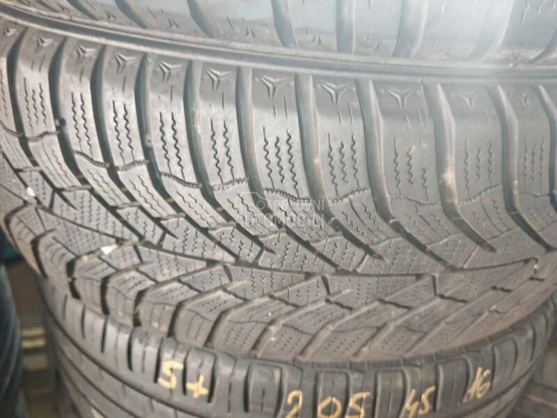 Kumho 185/60 R15 Zimska