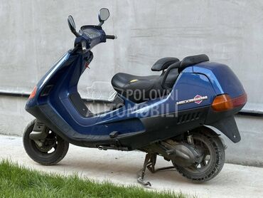 Piaggio hexagon 125