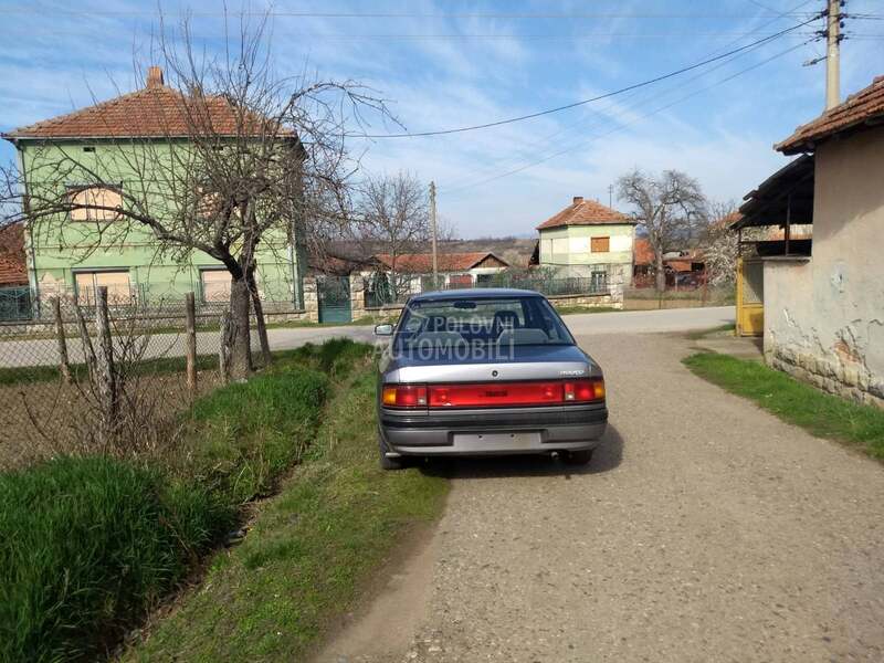 Mazda 323 