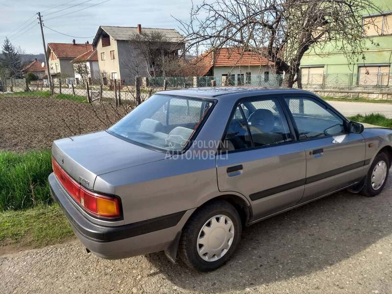 Mazda 323 