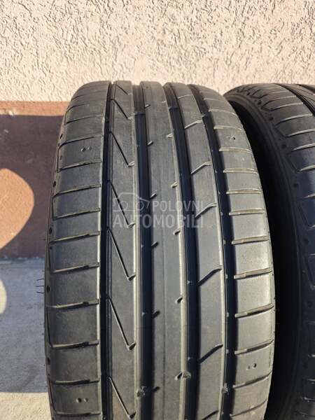 Hankook 235/40 R19 Letnja