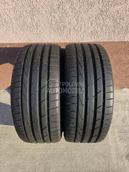 Hankook 235/40 R19 Letnja