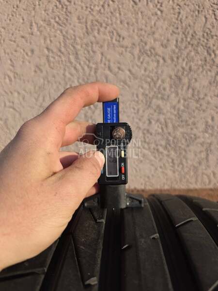 Hankook 235/40 R19 Letnja