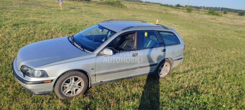 Volvo V40 