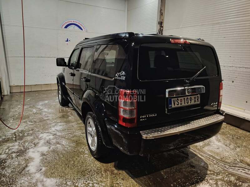 Dodge Nitro 