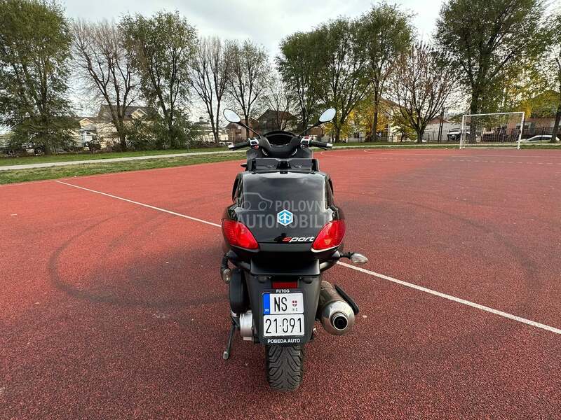 Piaggio MP3