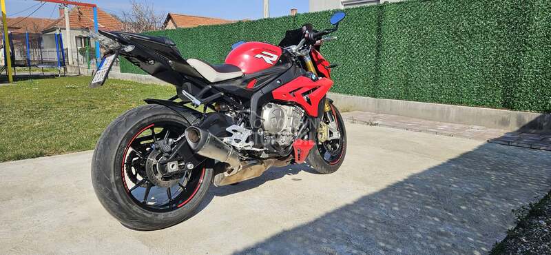 BMW S1000R